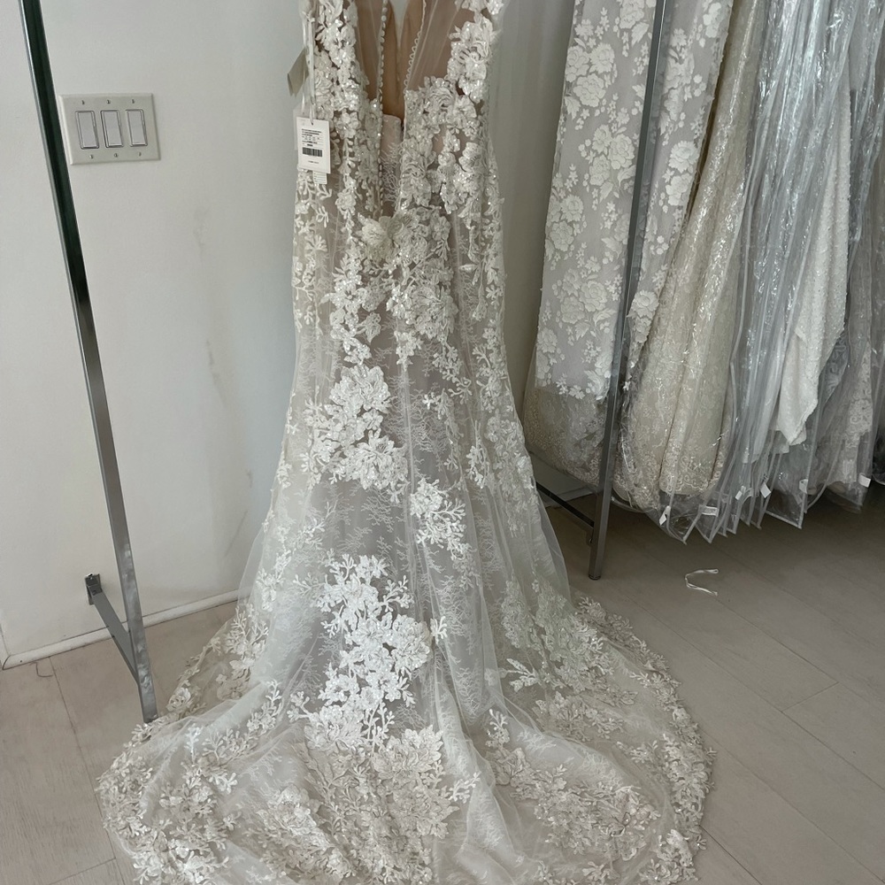 Atelier Pronovias brand new dress, Nilay. Size 10. - Picture 7 of 8